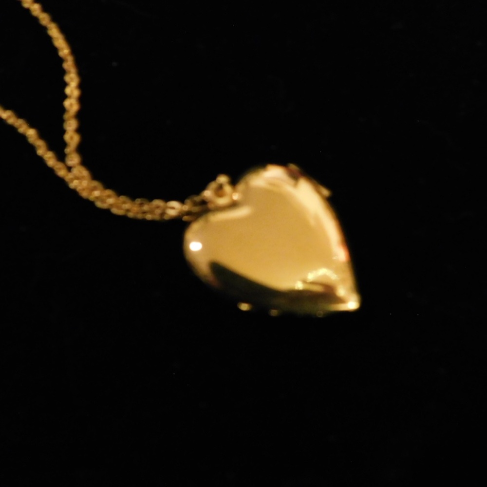 Gold Heart Locket Gold Chain - Picture 9 of 10